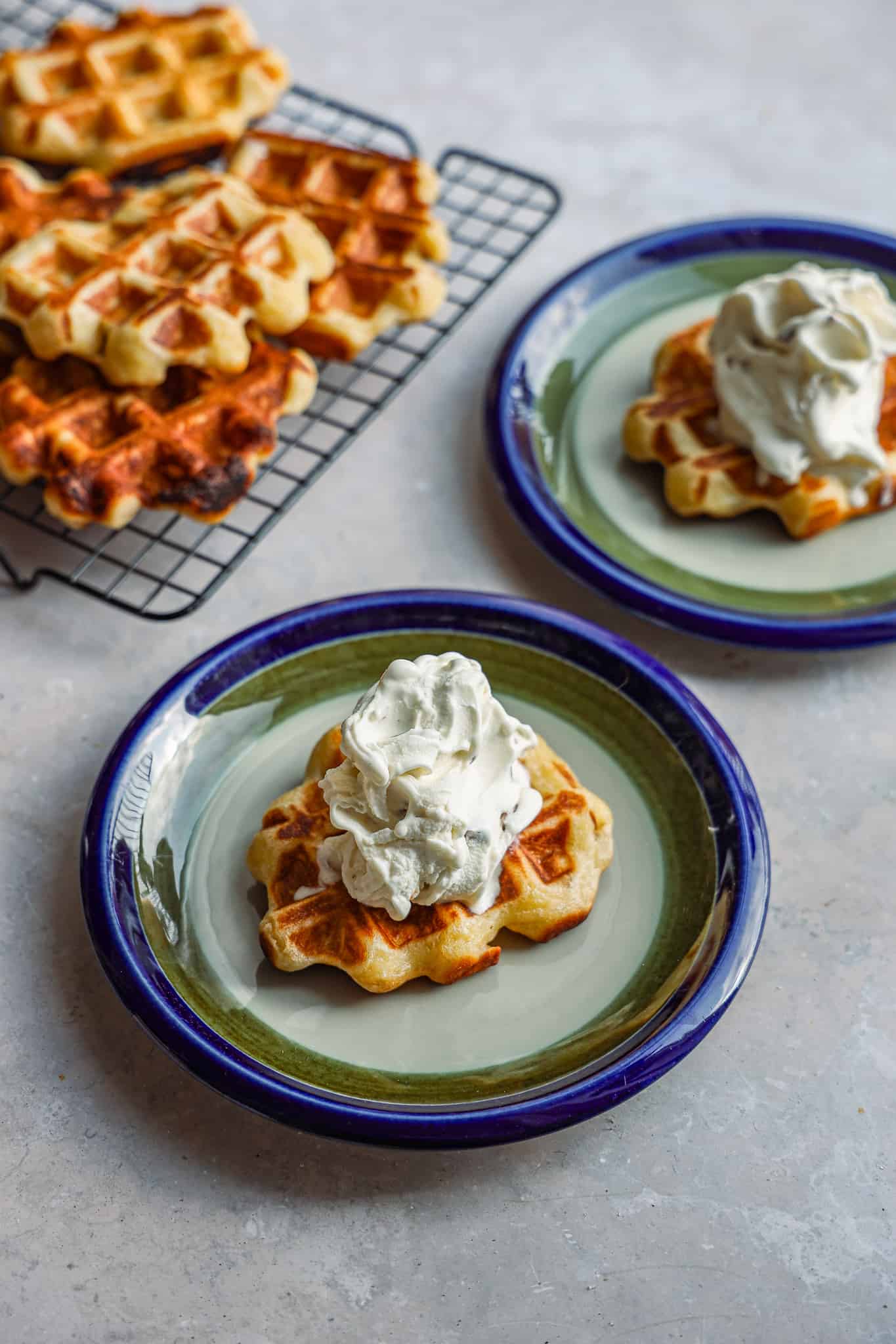 belgiske vafler med vaniljeis