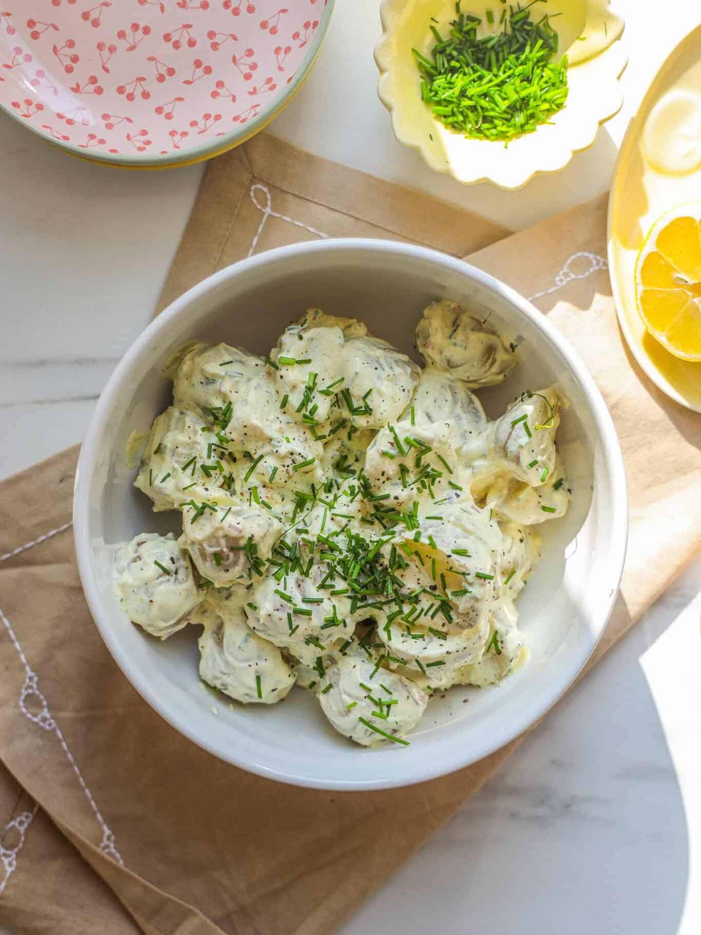 Kartoffelsalat med karry