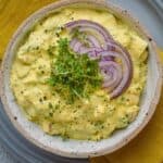 nem og smagfuld karrysalat med æble