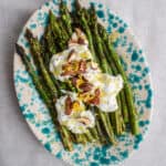 grillede asparges med burrata