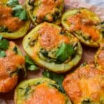 Fyldte kartofler med spinat og cheddarost