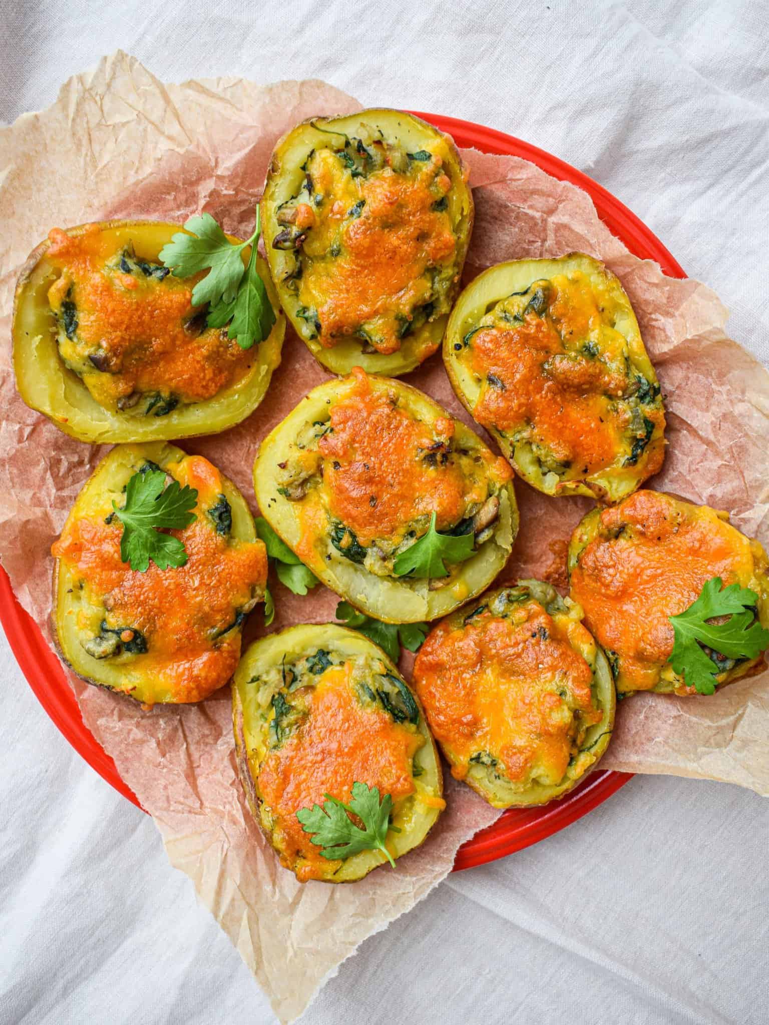 Fyldte kartofler med spinat og cheddarost