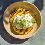 grillet ananas med is