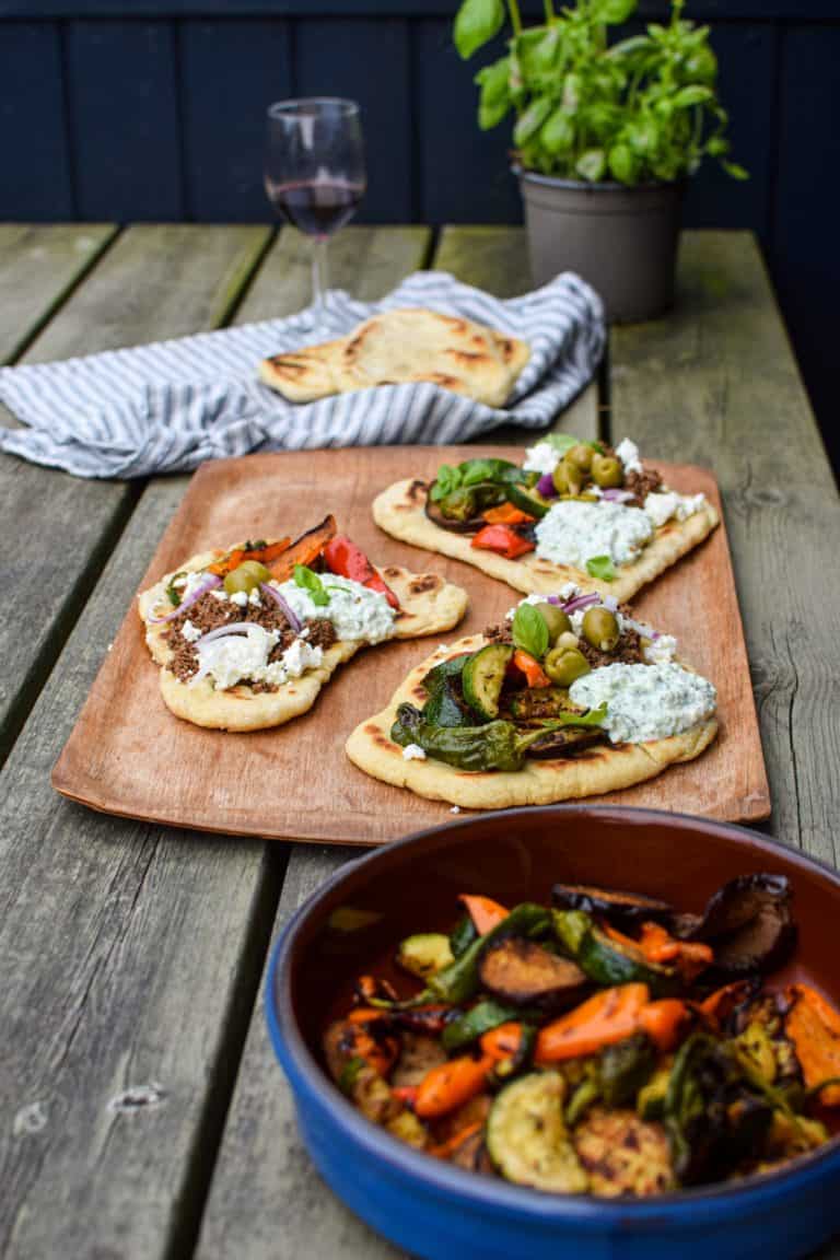 græske fladbrød med grillede grøntsager