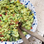 Pastasalat med acovado dressing