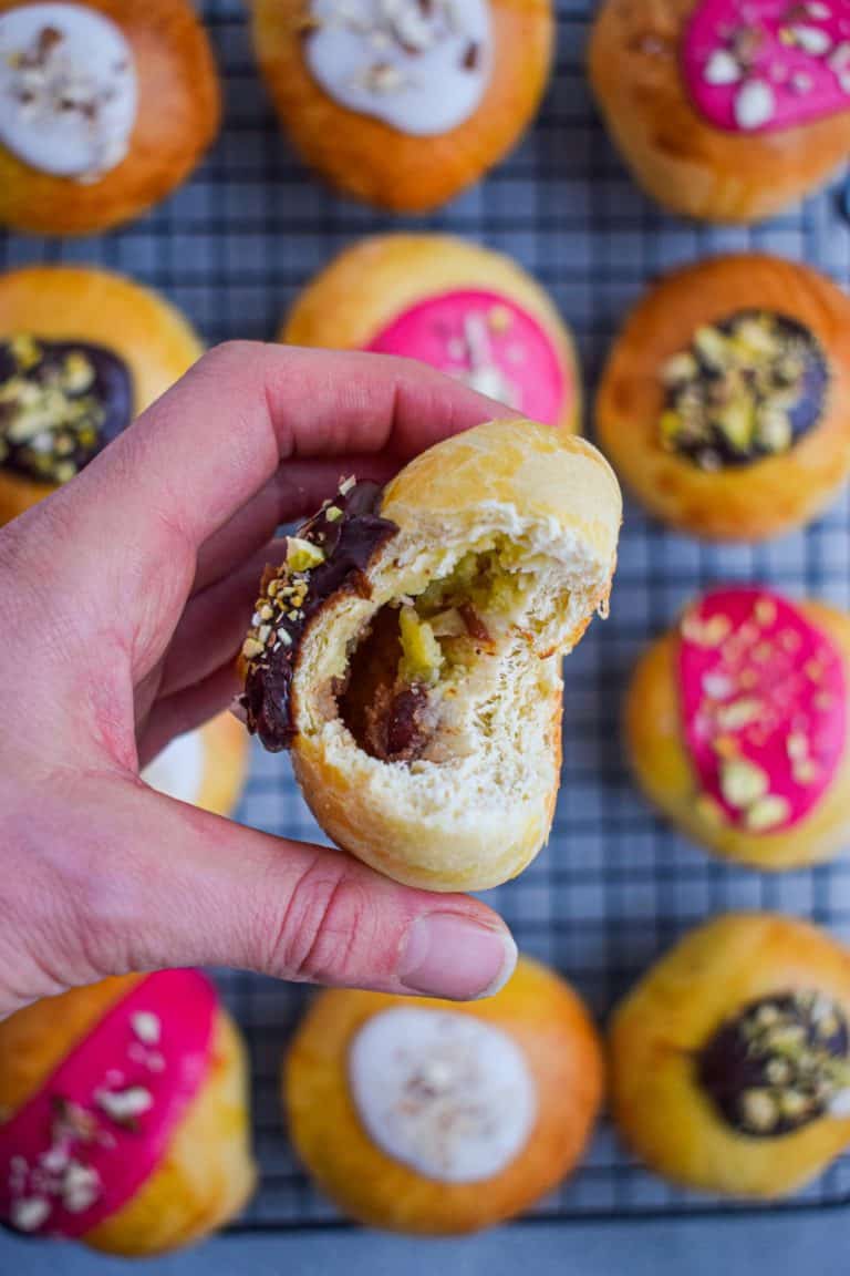 Nemme fastelavnsboller med creme og marcipan