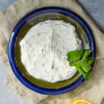 Myntedressing med hvidløg