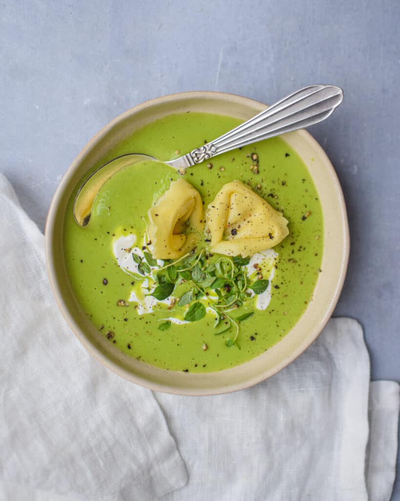 ærtesuppe med tortellini