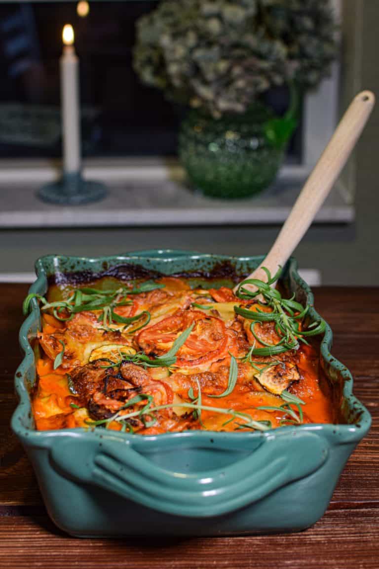 Kartoffelfad med oksekød og grønt