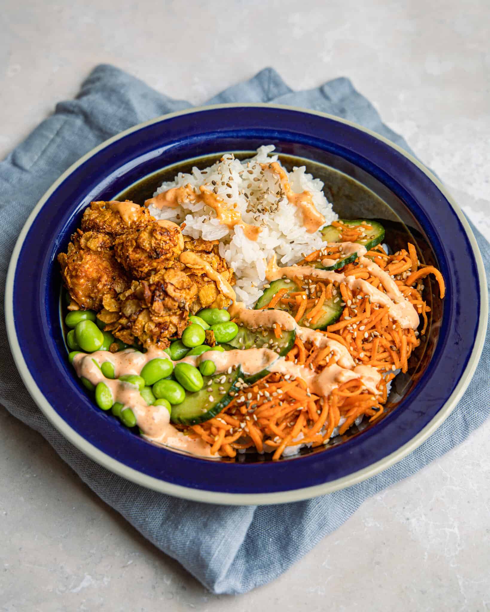 Buddha bowl med crispy chicken